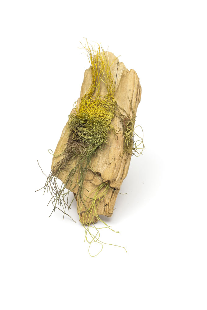 Small weaving with wood