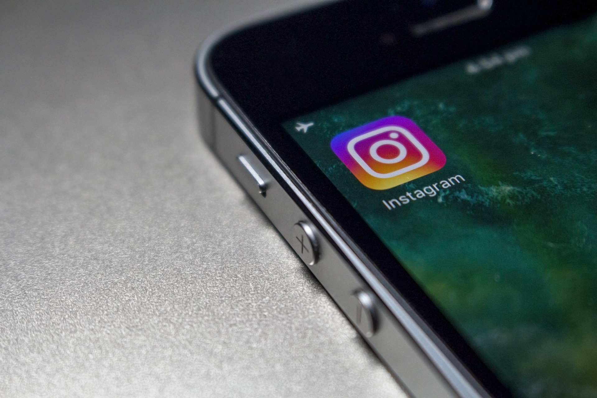 Facebook, TikTok, Twitter go after 'OGUsers' members who traffic hacked accounts - Vimarsana News