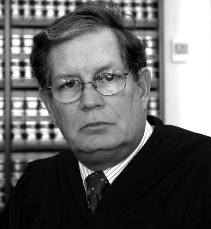Santa Ana Judge Blends Common Sense and Intellect                                                                                                                                                                                                              