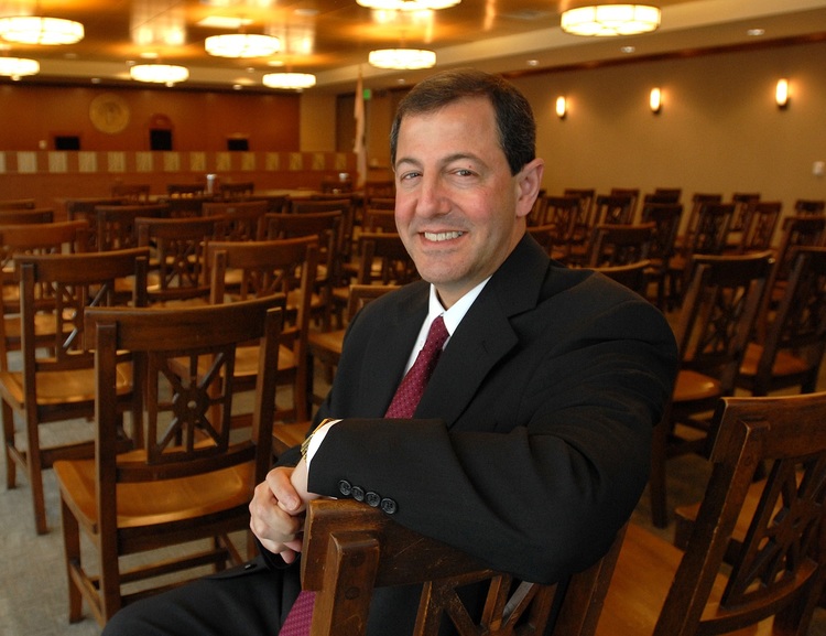 Louis Mauro                                                                                                                                                                                                                                                    