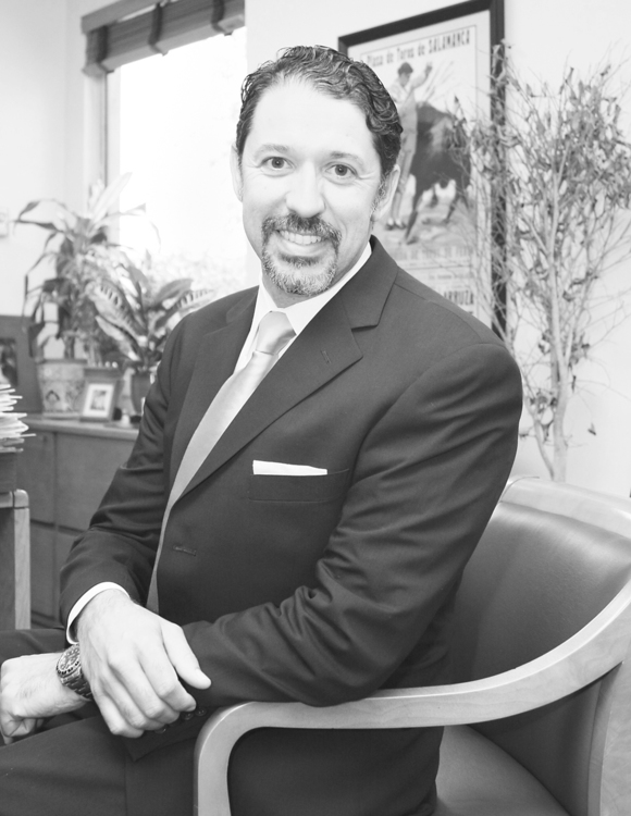 Christian R. Gullón                                                                                                                                                                                                                                            