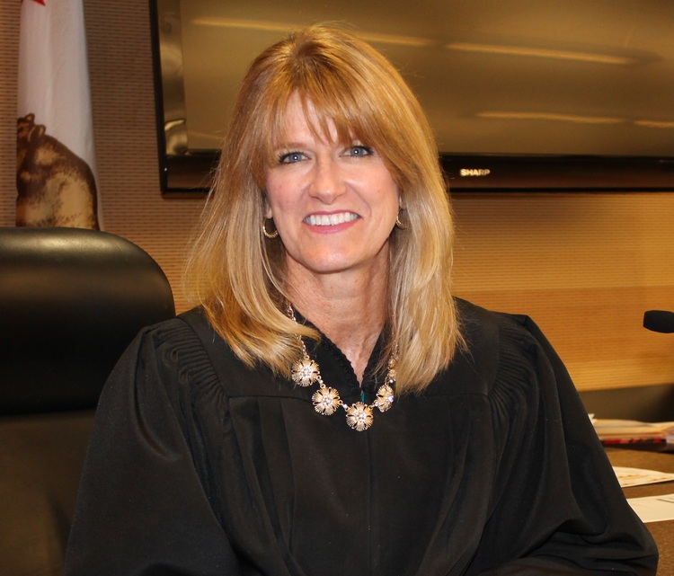 Kristi Culver Kapetan                                                                                                                                                                                                                                          