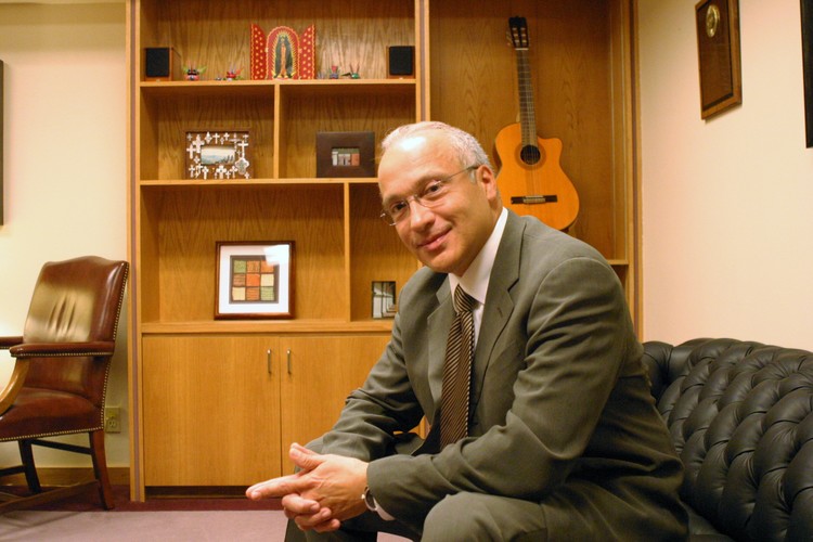 US judge denies Qualcomm preliminary injunctions against Apple