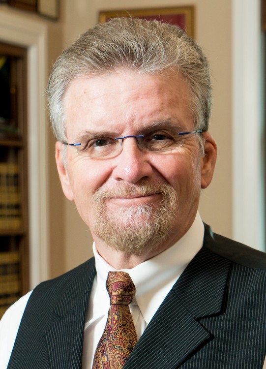 Trial lawyers honor justice for promoting civility