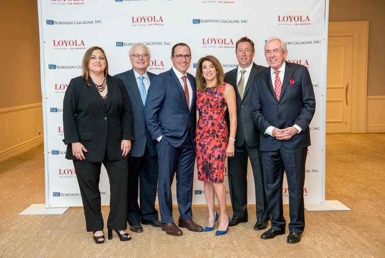 Loyola Law hands out alumni honors