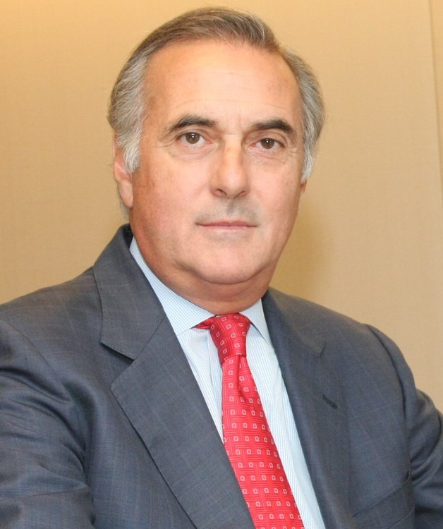 Ex-baseball player testifies against former friend in deal with prosecutors