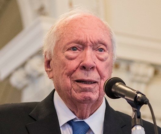 En banc 9th Circuit bars prior wage history as justification for pay discrepancies between sexes