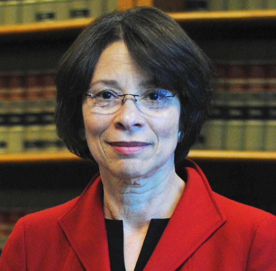 Apple gets aggressive with famous patent holder