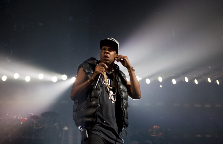 SEC to seek order forcing music star to testify