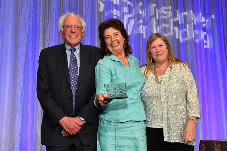 Bernie Sanders honors plaintiff’s attorneys at Beverly Hills event