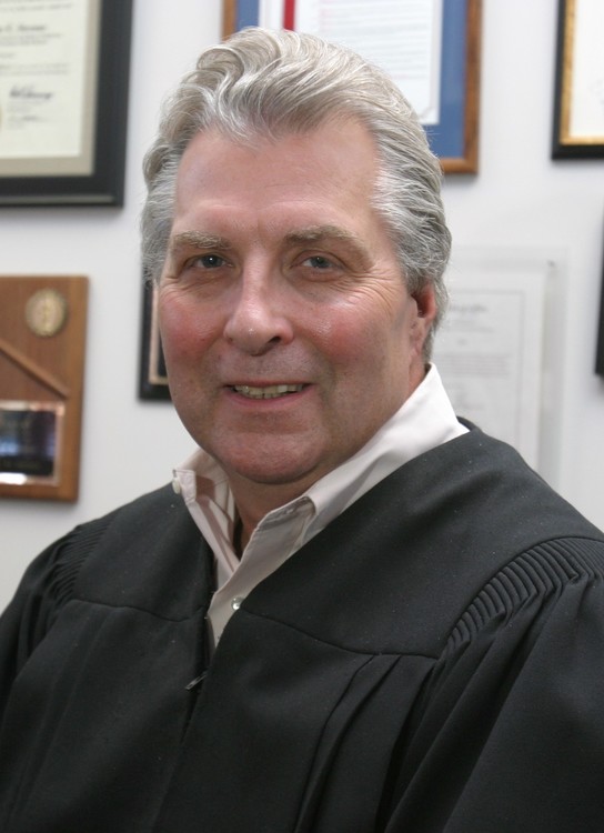 Judge dismisses juror for chatting with deputy attorney general