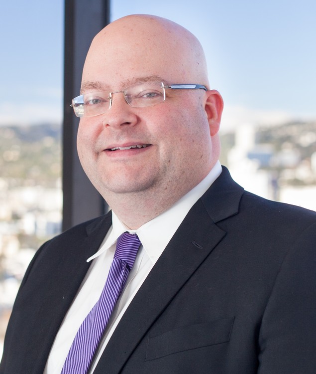 Actor settles male-on-male groping case as accused agent departs