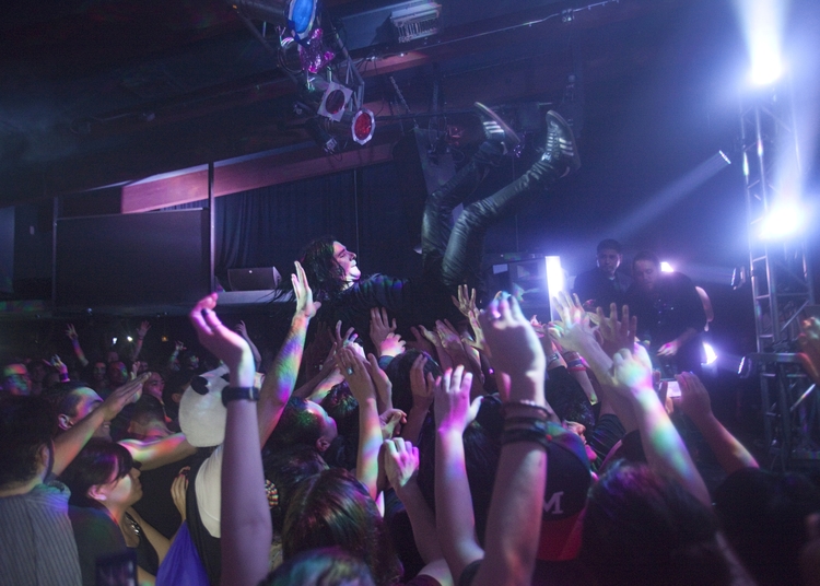 Trial over stage diving injury to start in LA