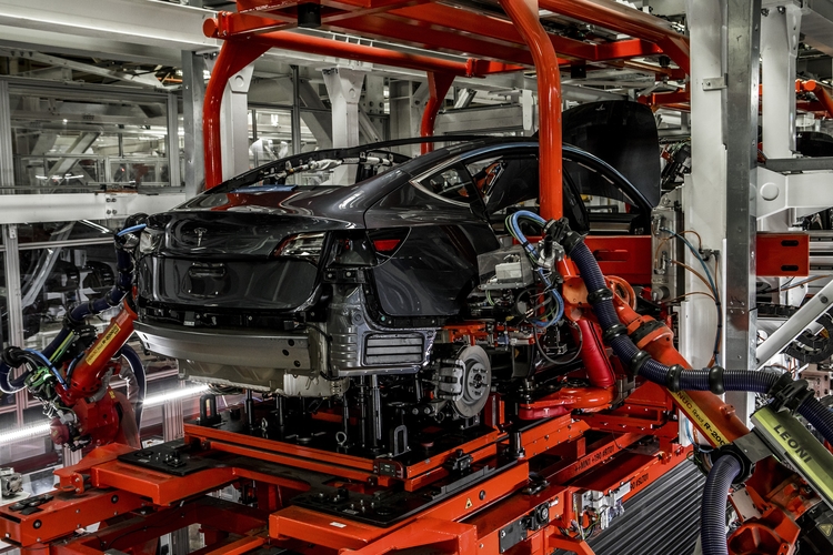 Judge approves $5.4M settlement in class action against Tesla