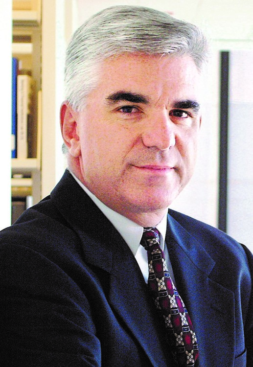 Supreme Court weighs whether consumers can sue Apple over cost of apps