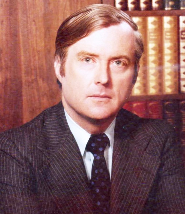 Governor-elect’s father remembered as analytical justice who was devoted to the environment