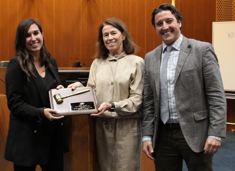 Law students, attorneys help middle school mock trial program