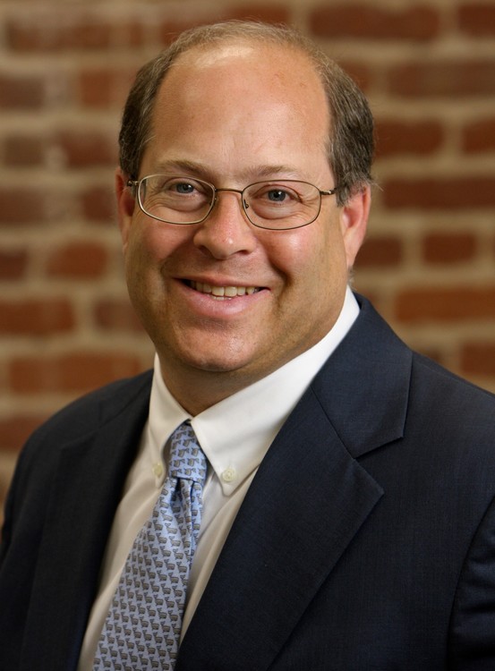 Women workers seek class certification in pay discrimination suit against Oracle