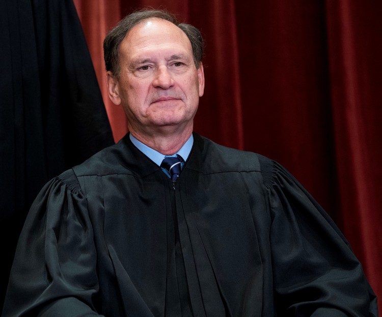 Justices will not review high school coach’s prayer case, but conservatives have concerns