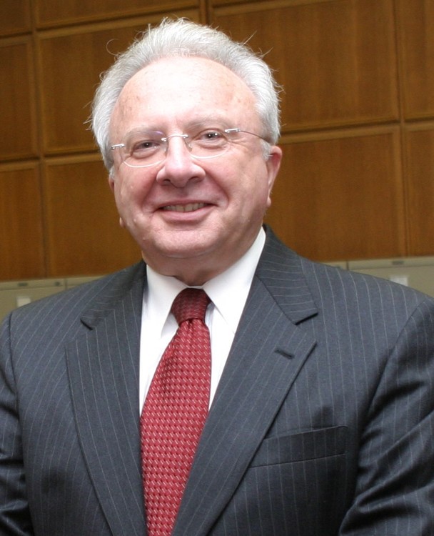 LA Judge probes why class action settled so quickly, queries attorney fee kickback claim, lawyers representing both sides