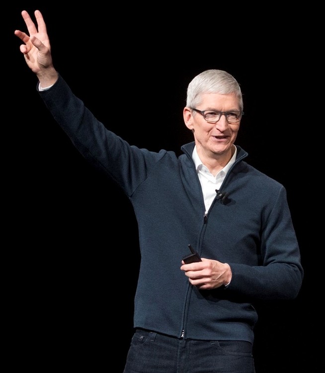 Apple investor sues over iPhone sales losses in China
