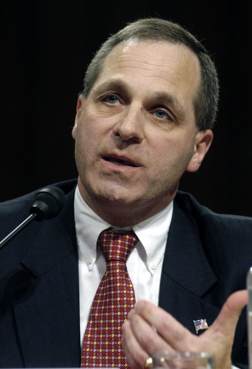 Glaser Weil partners with former FBI director