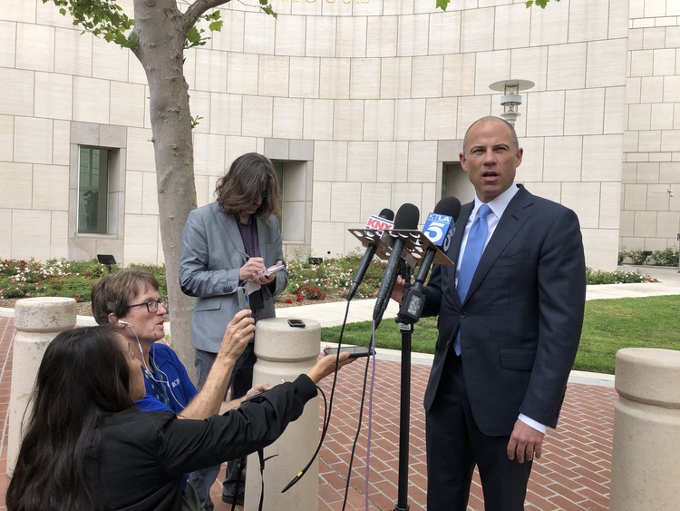US judge halts Avenatti art sale 