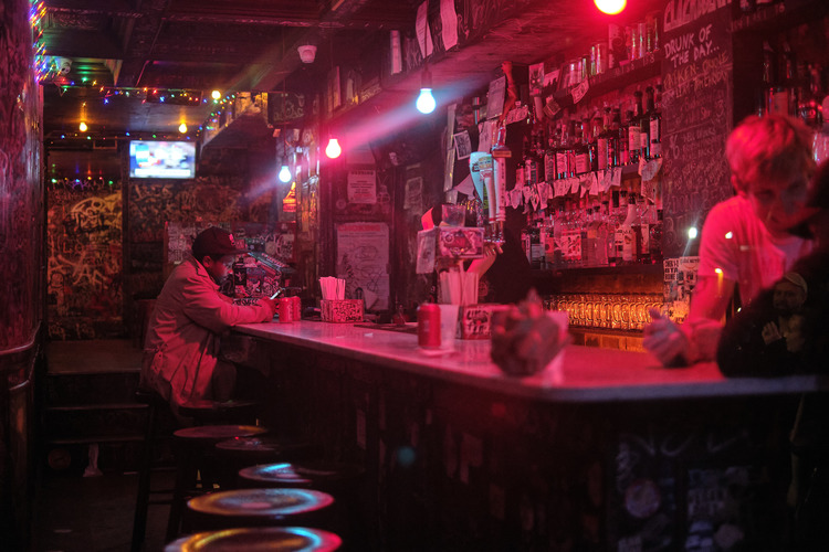 Without meetings, lawyers find ways to help colleagues seeking to end their substance abuse 