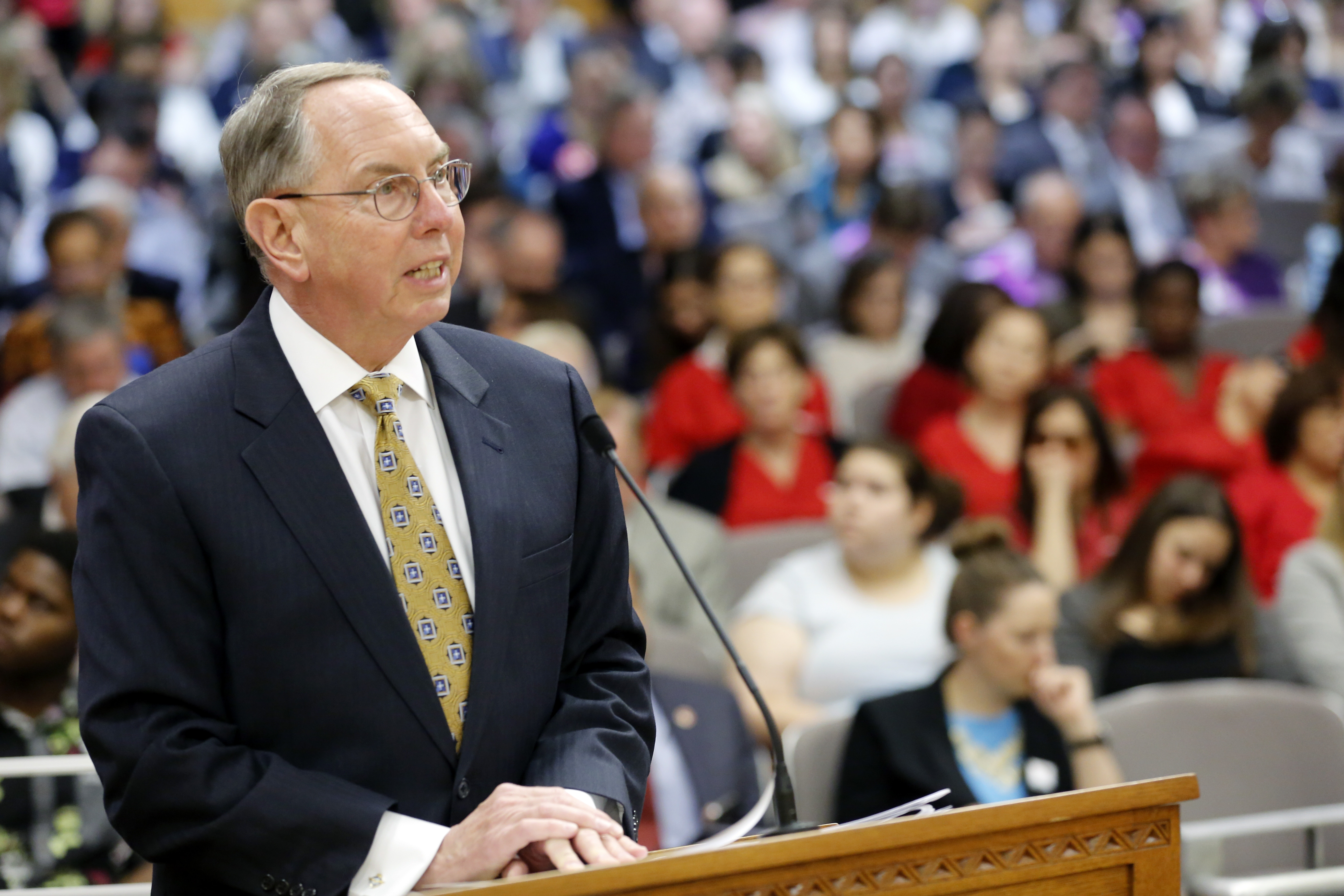 Legislator who highlighted judge shortages tries once again