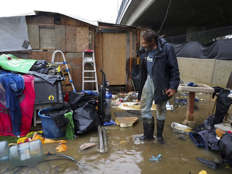 Oakland can’t move homeless from plot targeted for permanent housing