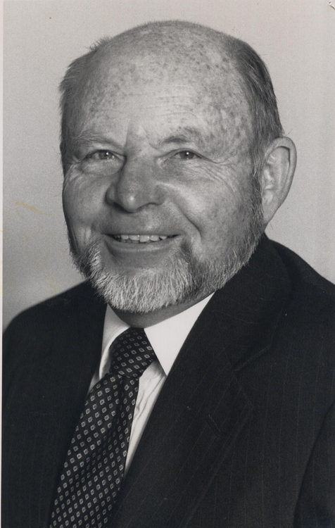 Fritz R. Stradling, 1926 - 2023