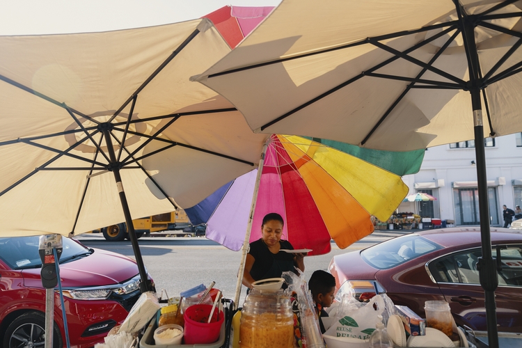 LA street vendors challenge city's restriction authority