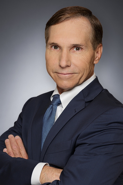 After 30 years, Manning Kass gets new leader