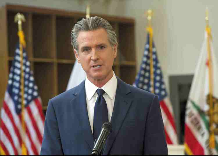 Tech groups ask Newsom to veto child chatbot restriction bills