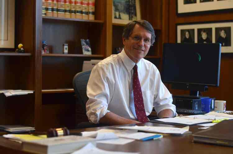 Judge backs class status in antitrust suit against Altria, Juul