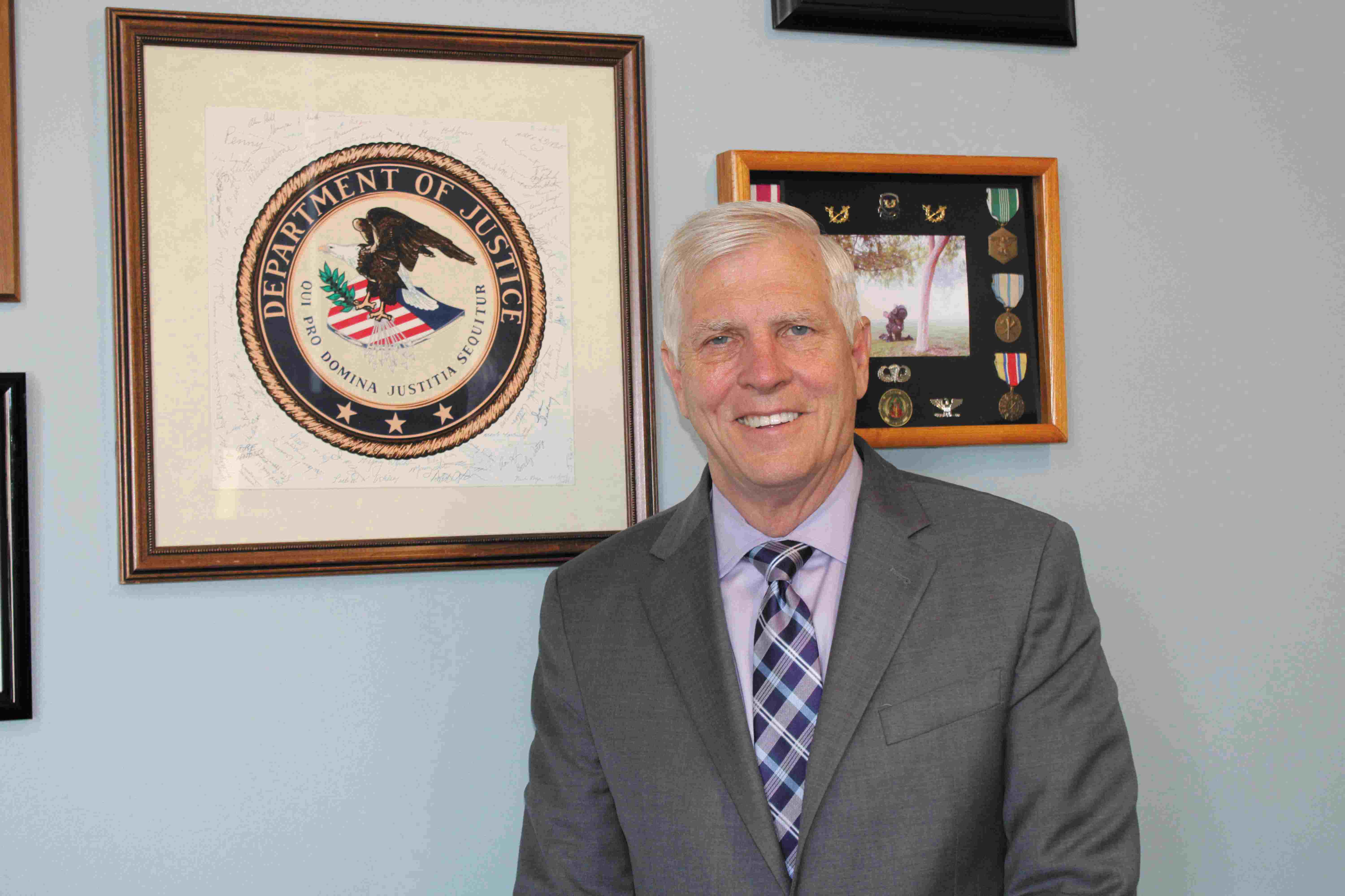 Umberg pooh-poohs Trump plan to limit state AI oversight