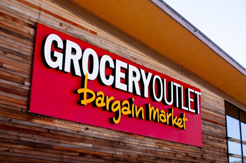 Grocery Outlet investor sues board over expansion, store closures