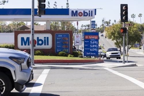 Lawsuit claims AI helped drive up California gas prices