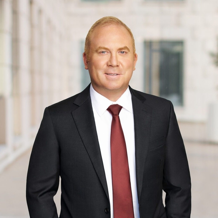 Hueston Hennigan adds former federal prosecutor