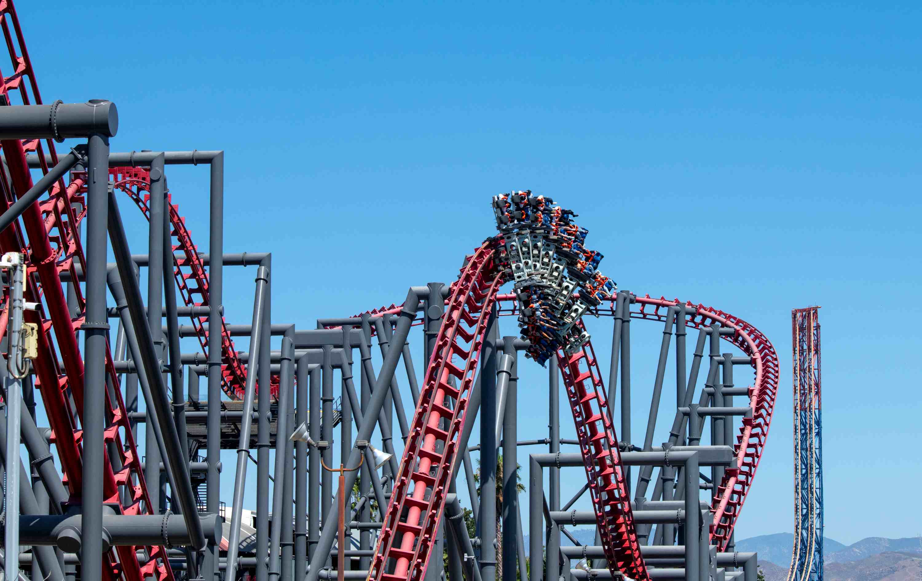 X2 closure unlikely to bolster injury suits against Six Flags, professor says