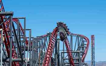 X2 closure unlikely to bolster injury suits against Six Flags, professor says