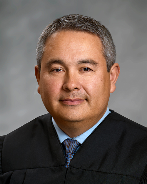He napped on a courthouse bench. Now he's asking voters to keep him on one.