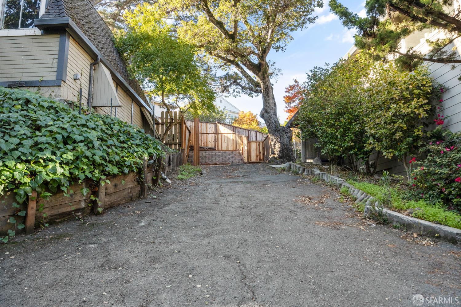 5630 Moraga Ave, Alameda County, CA 94611 photo 17