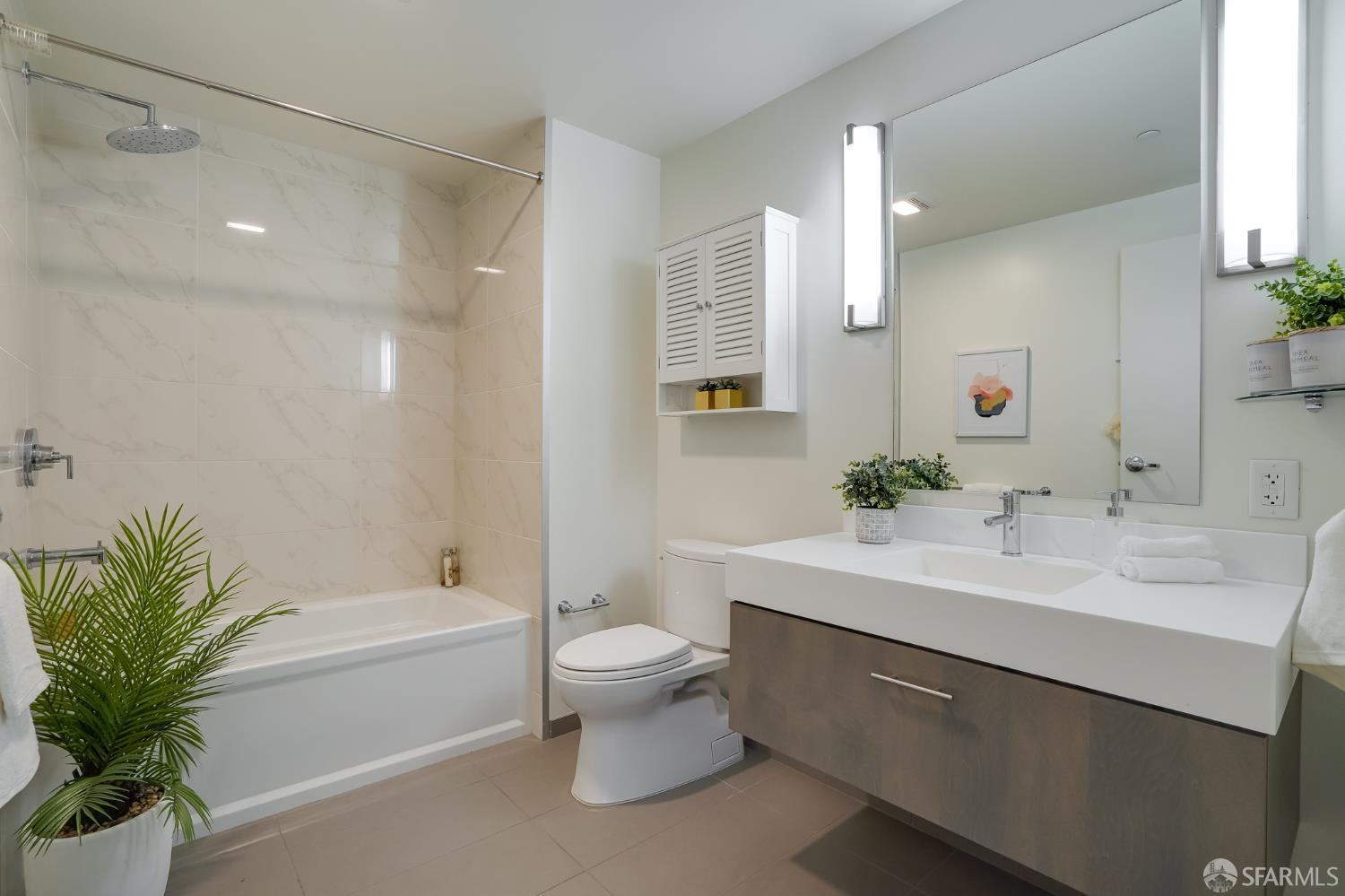 52 Innes Ct Apt 305, San Francisco, CA 94124 photo 10