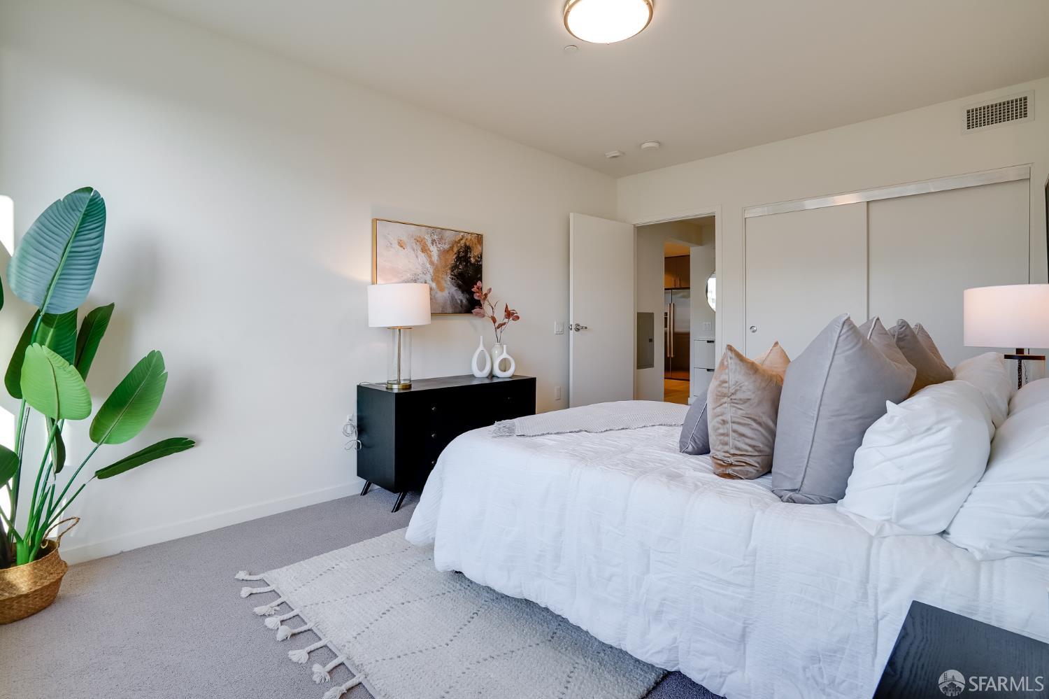 52 Innes Ct Apt 305, San Francisco, CA 94124 photo 13