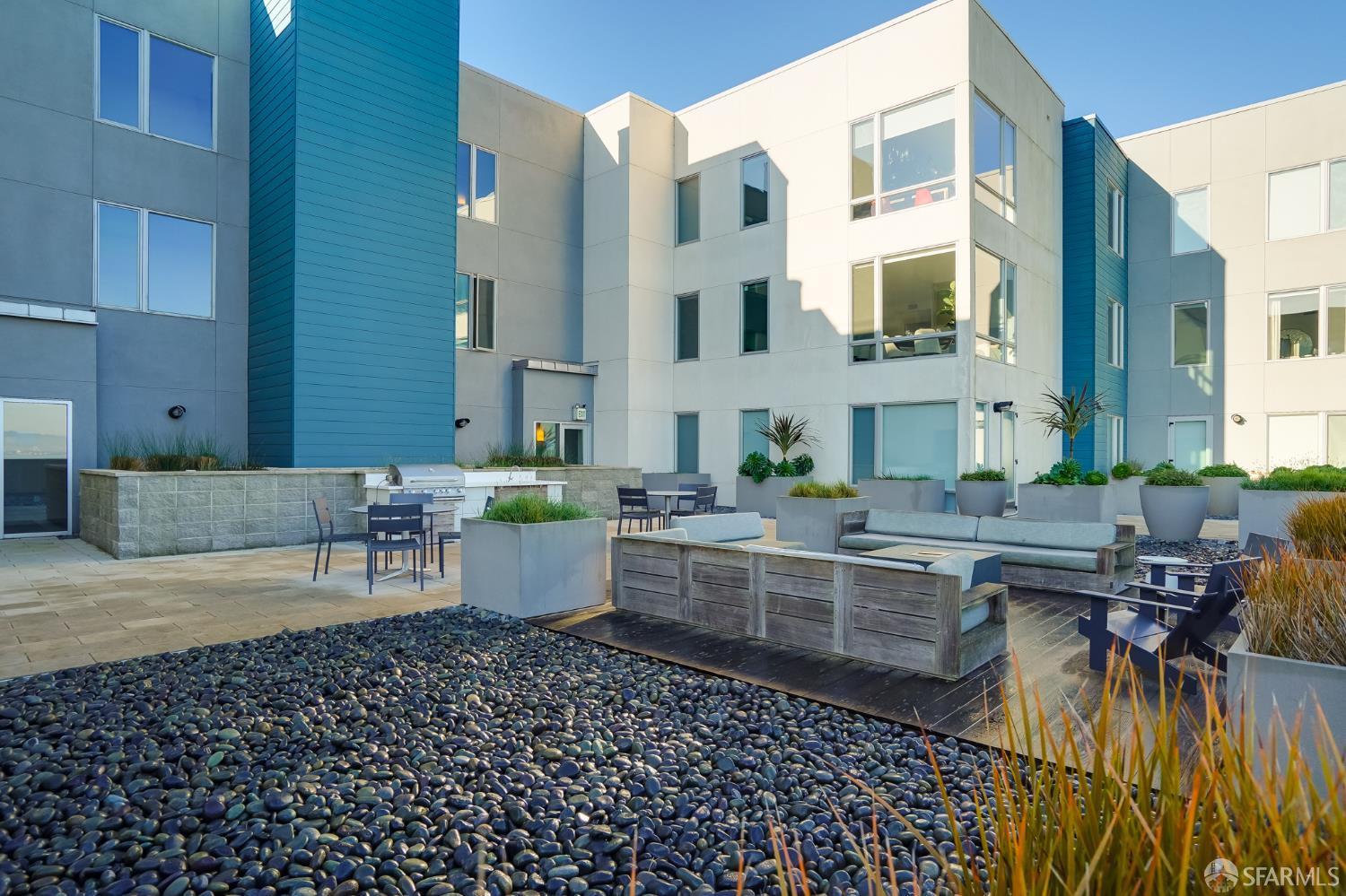 52 Innes Ct Apt 305, San Francisco, CA 94124 photo 16