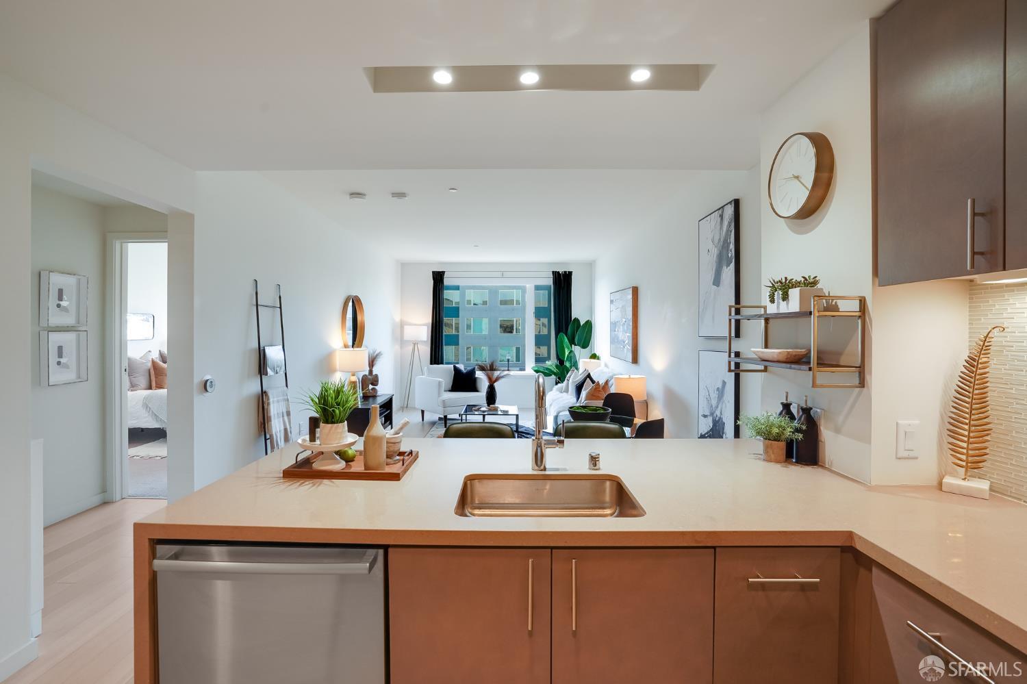 52 Innes Ct Apt 305, San Francisco, CA 94124 photo 3