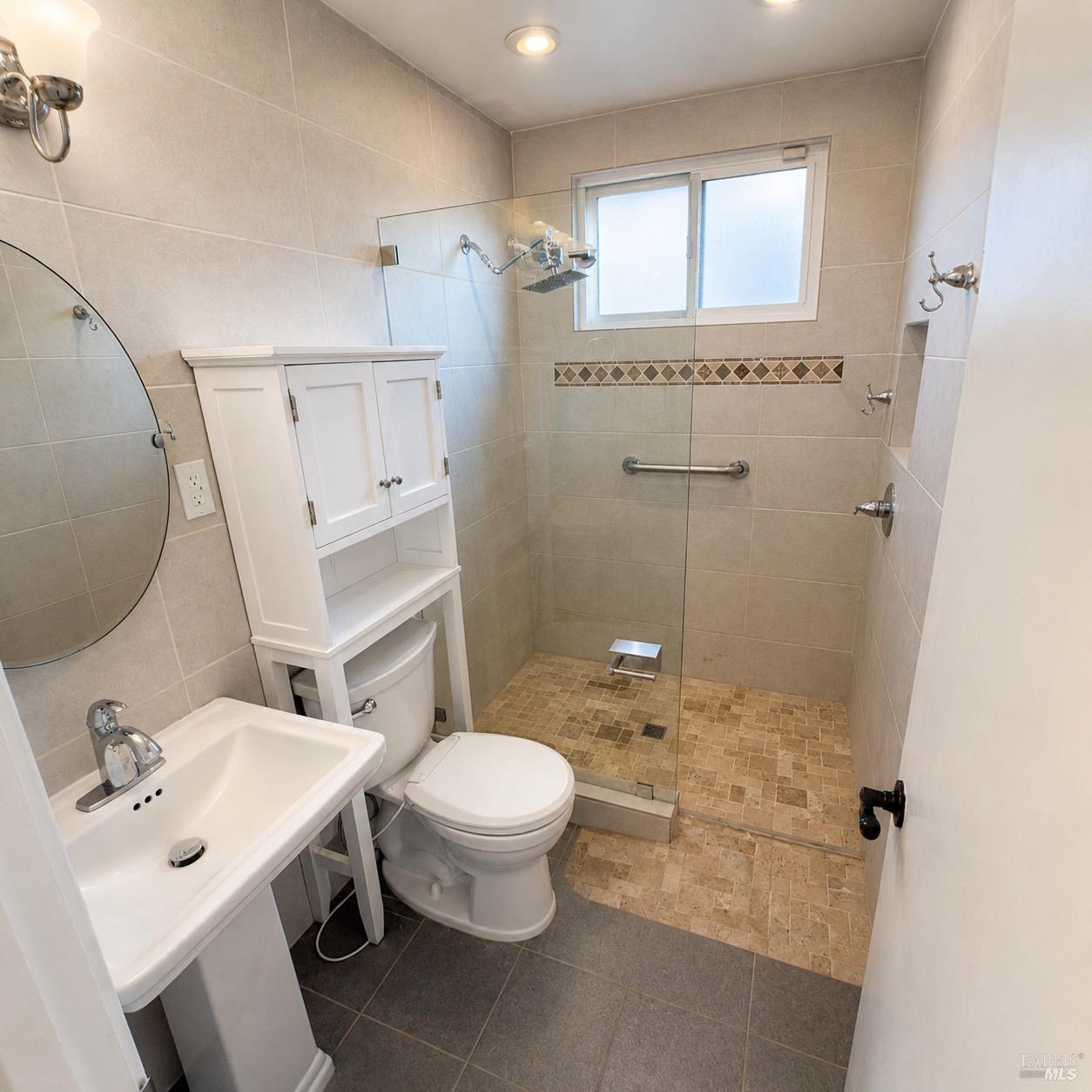 242 E Kentucky St, Fairfield, CA 94533 photo 5