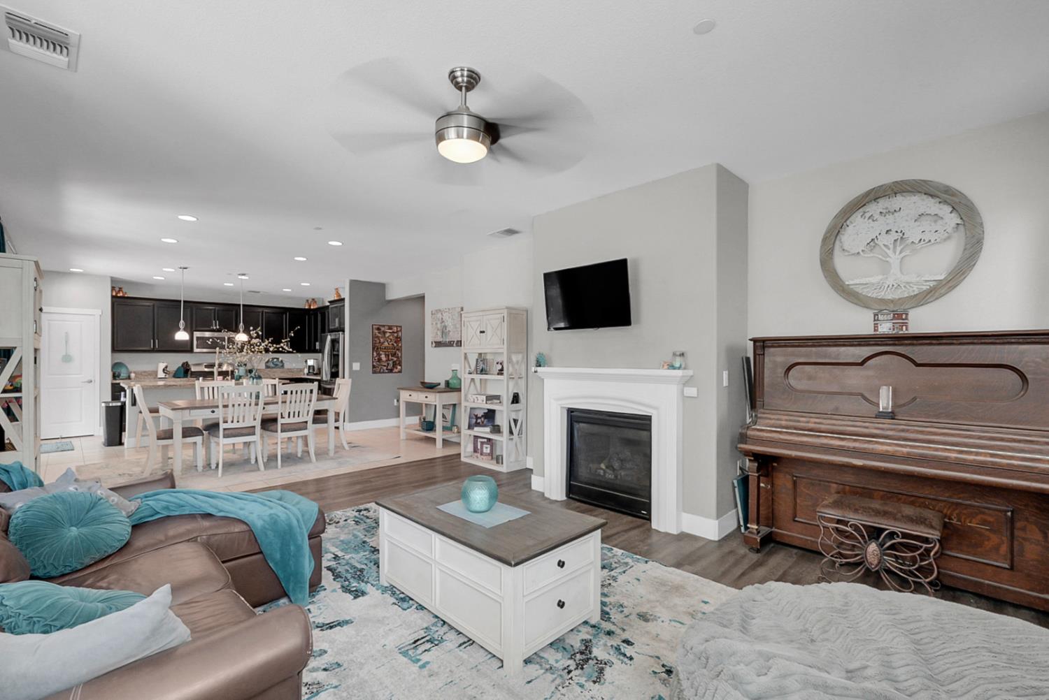 1164 Academy Dr, Lathrop, CA 95330 photo 6