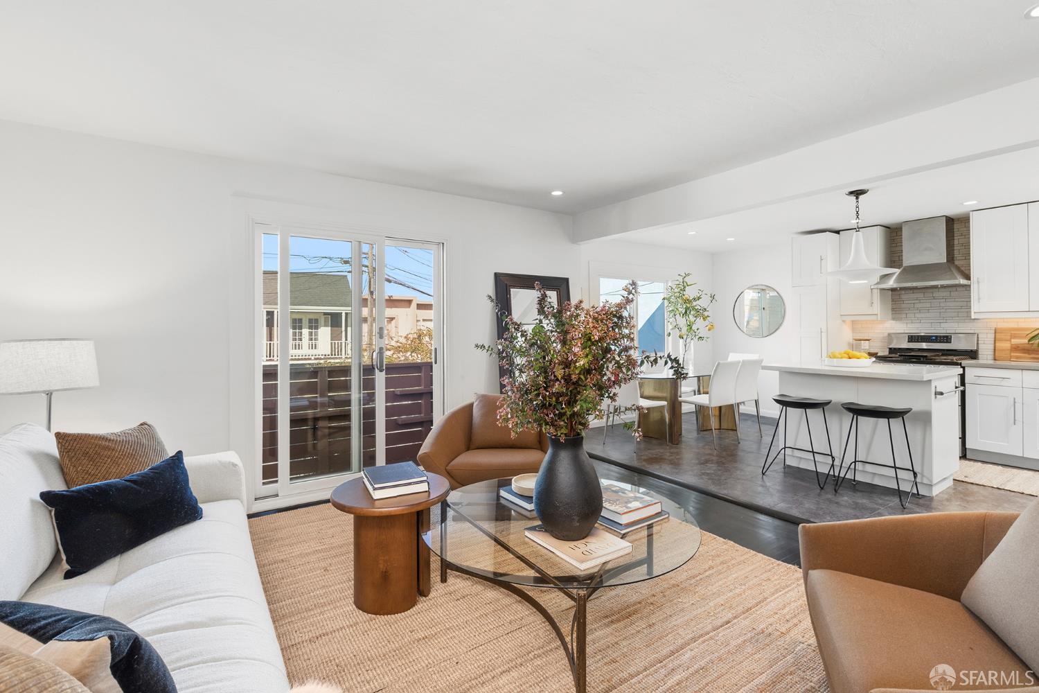 75 Bridgeview Dr, San Francisco, CA 94124